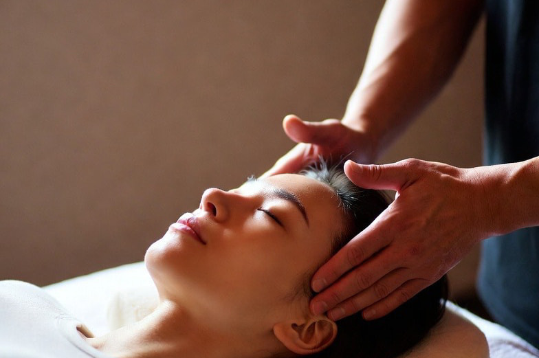 難治性症状の施術風景