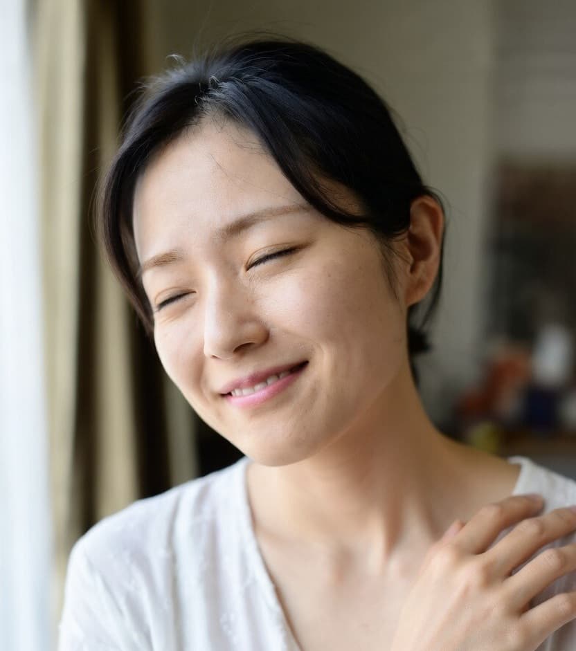 身体が整ってリラックスしている女性